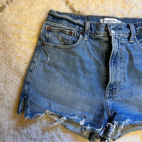 Abercrombie Mom Short - Picture 4 of 5
